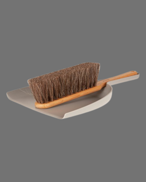 Iris Hantverk Dustpan and Brush Set