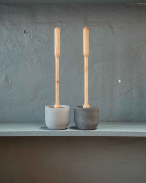 Iris Hantverk Toilet Brush in Concrete Pot