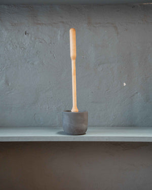 Iris Hantverk Toilet Brush in Concrete Pot