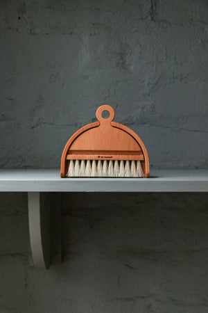 Iris Hantverk Table Brush Set