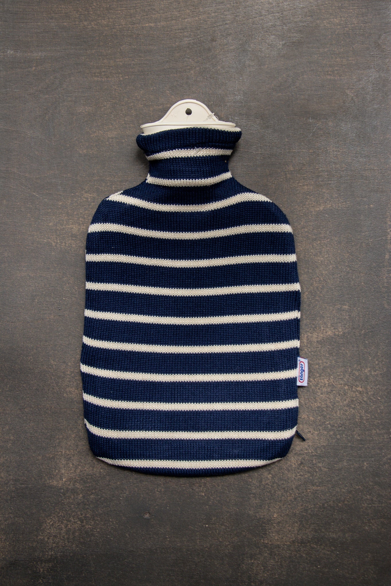 Sanger Hot Water Bottle 2lt Ribbed with Cover The Hub General Store