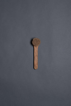 Iris Hantverk Face Brush with Handle