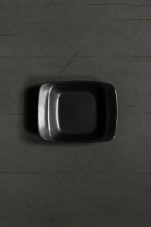 Yasumi Plate With Handles