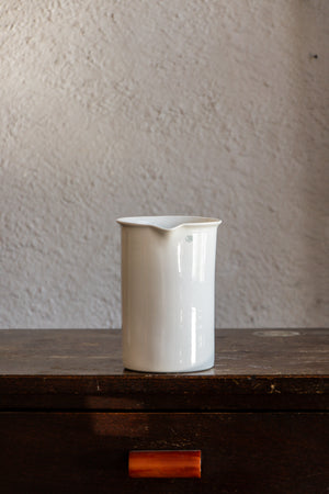 Jipo Beaker High Form with Spout
