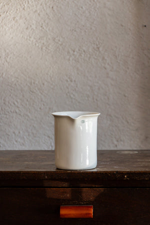 Jipo Beaker Low Form With Spout