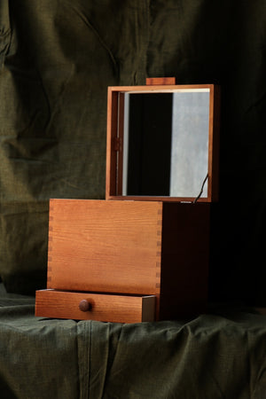 Classiky Toga Wood Makeup Box